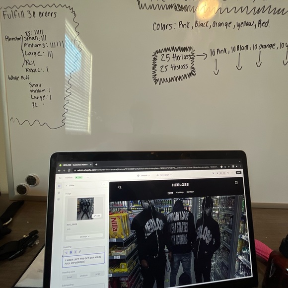 Macbook - Picture 3 of 3